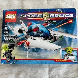 LEGO Space Police Raid VPR + Rench Minifigure Set #5981